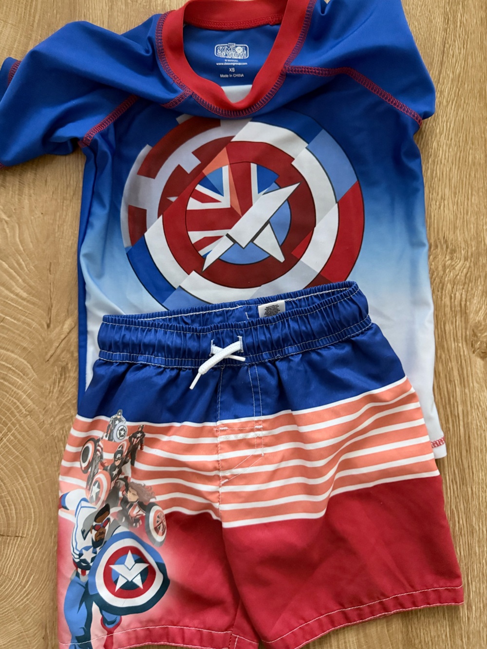 Marvel Captain America Symbol of Truth Youth XS Rash Guard Swim Set
